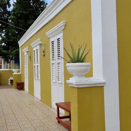 Historic Building The Palm Backyard Studio-Apartment Willemstad, Curacao Feel Home Away From Home Exterior foto